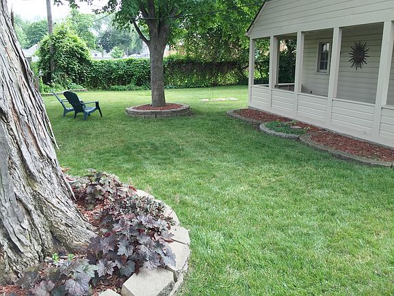 4th image of 574 Gardner Avenue