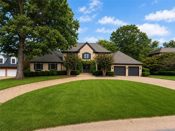 214 El Contento Dr, Bentonville, AR 72712