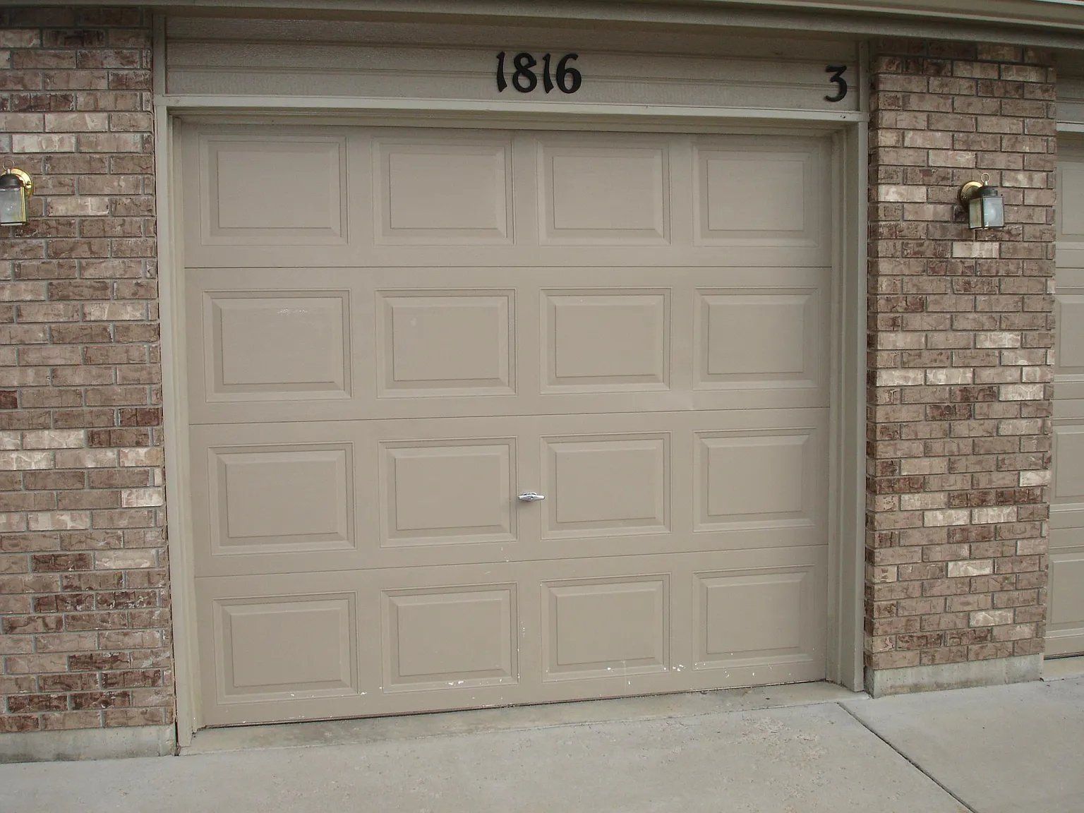 2 bed, 1.5 bath, 1008 sqft, $1,700 — Photo 1