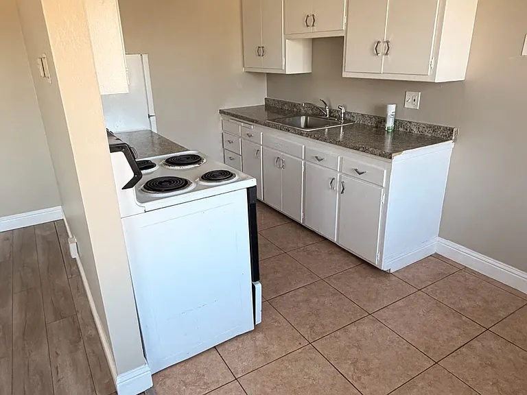 6840 Macarthur Blvd #8 — Photo 8