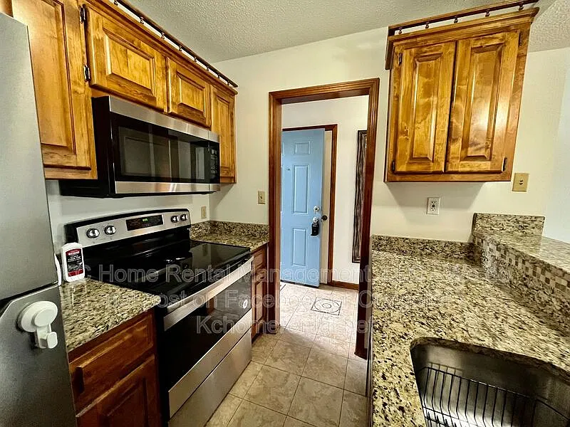 2 bed, 2.0 bath, $1,750 — Photo 4