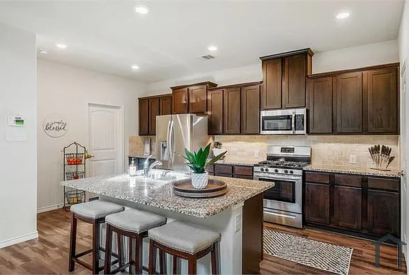 2429 Dolostone Dr — Photo 16