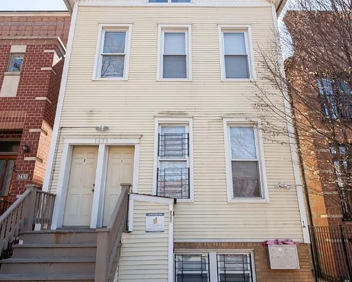 1433 W Oakdale Ave — Photo 4