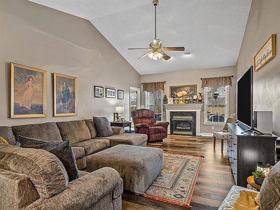 4th image of 107 Stoneridge Dr