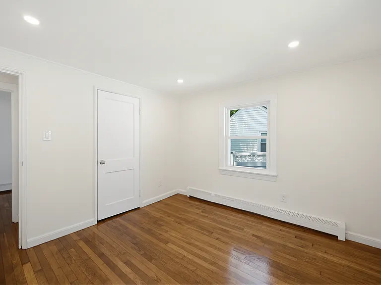 88 Deforest St — Photo 11