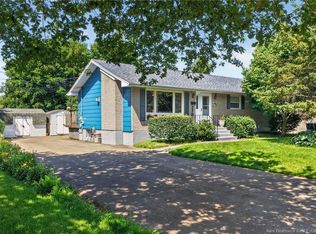 104 Cherrylawn Dr, Moncton, NB E1G2L4