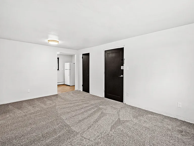 Lindberg Apartments — Photo 12