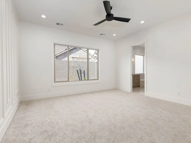 345 E Sidbury Rd — Photo 15