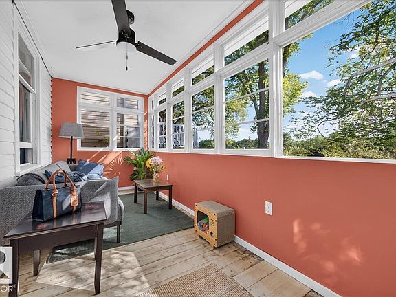5th image of 10034 94th St NW