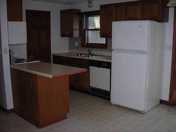 2nd image of 168 West St
