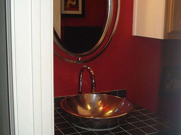 Hip Guest Bath