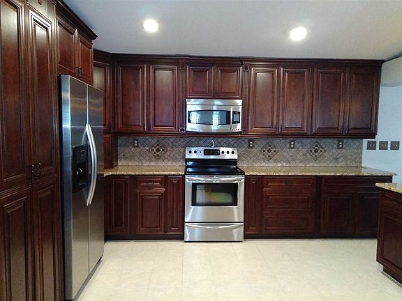 4th image of 10425 W Deep Creek Blvd