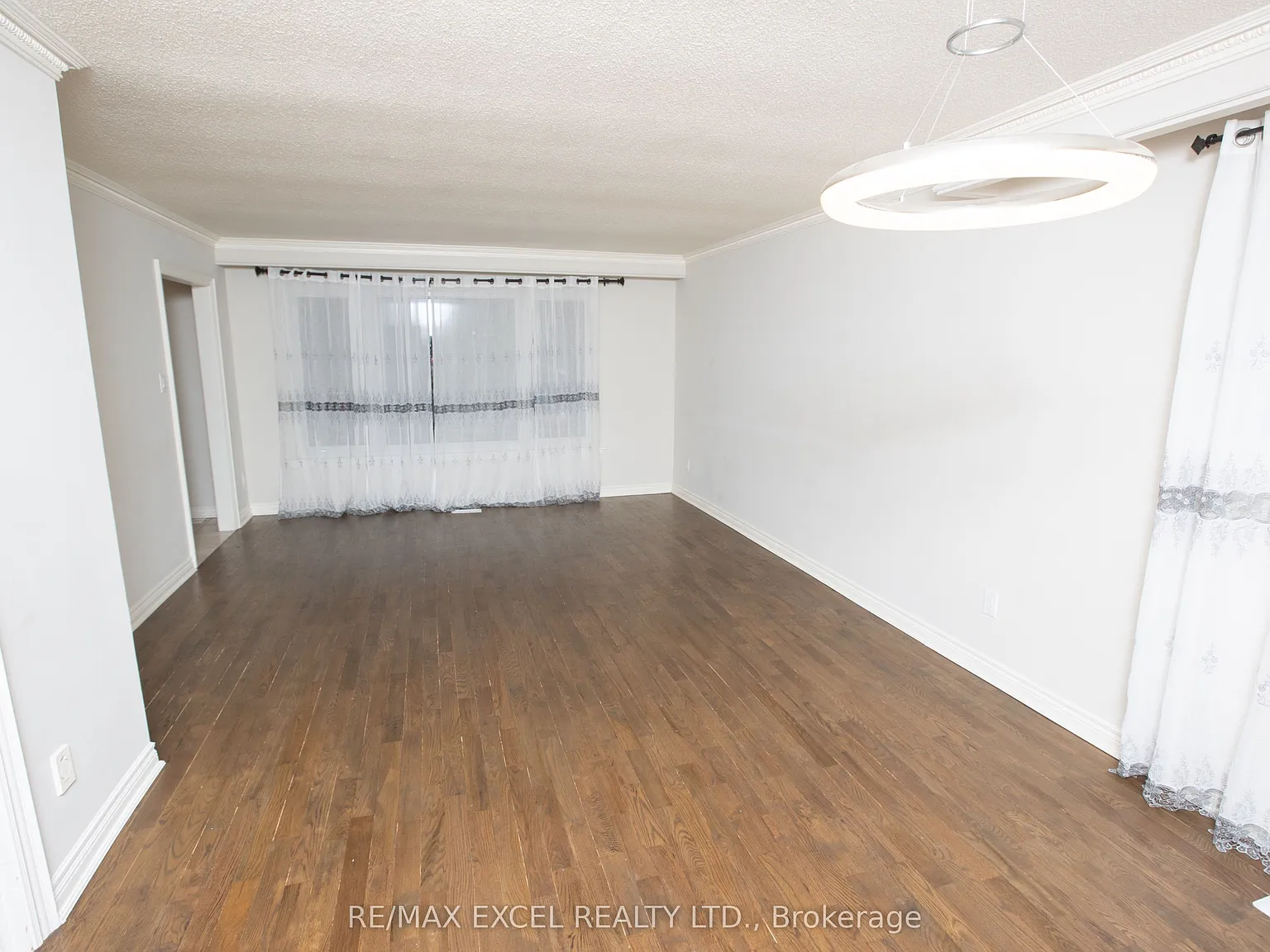 3 bed, $3,200 — Photo 4