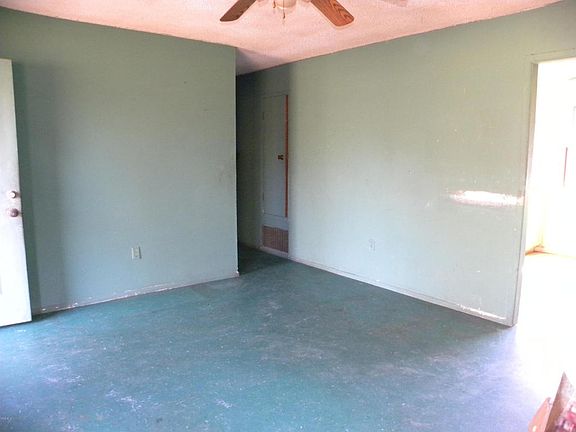 2nd image of 660 Orchard Dr