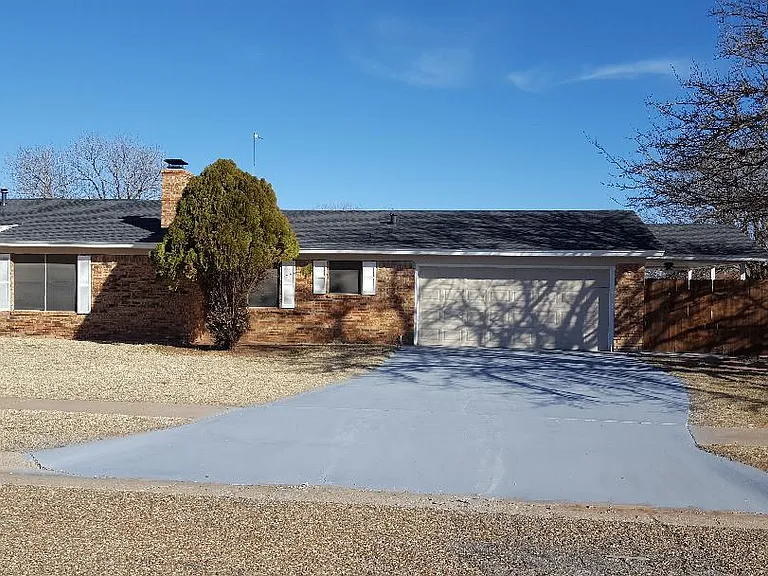 610 N Durant Ave — Photo 1