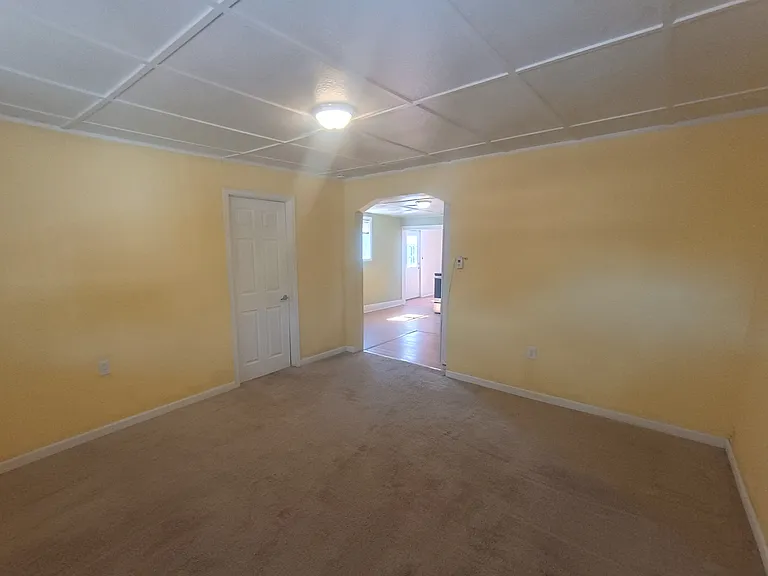 242 Gunnison Ave #1 — Photo 4