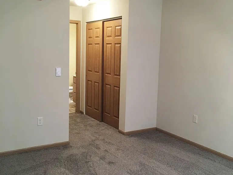 Berry Pointe Luxury Apartments — Photo 53