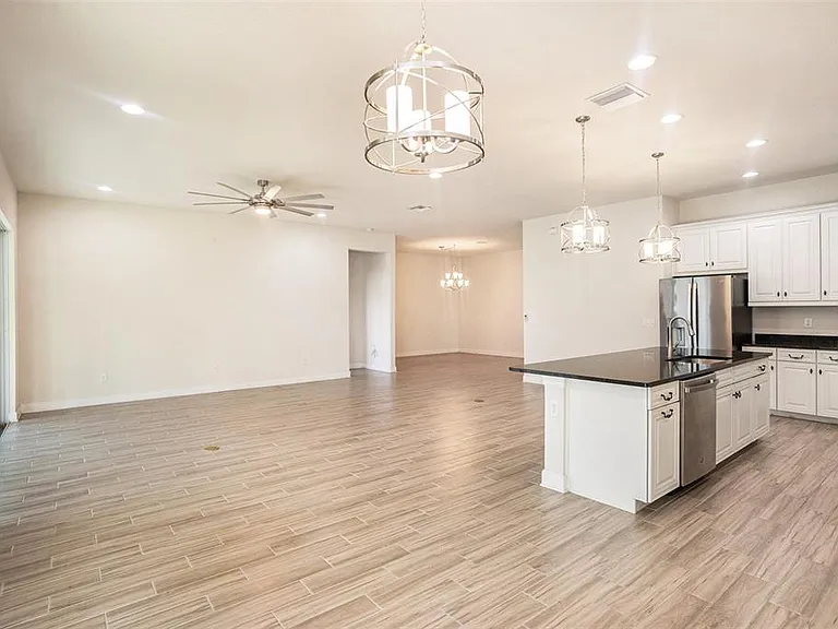212 Shell Creek Ct — Photo 12