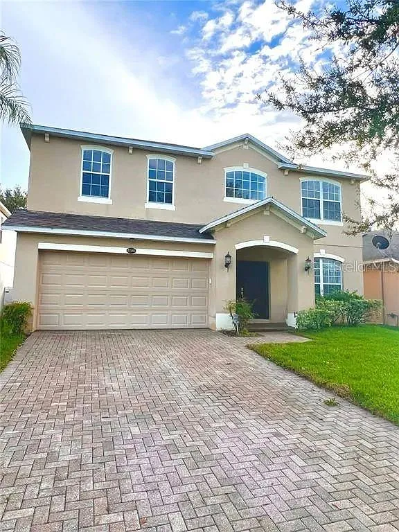 4 bed, 2.5 bath, 2529 sqft, $3,100 — Photo 1