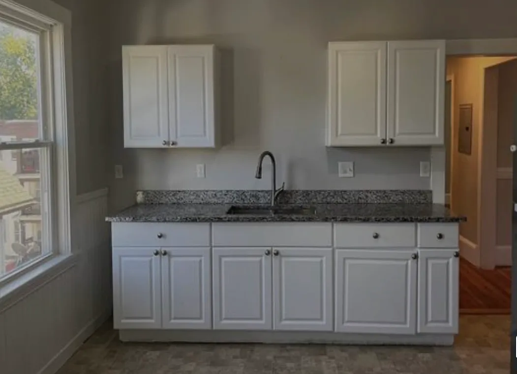 4 bed, 1400 sqft, $3,950 — Photo 1