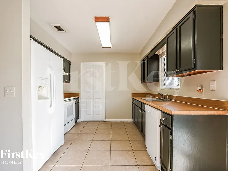 3208 Buckland St — Photo 5