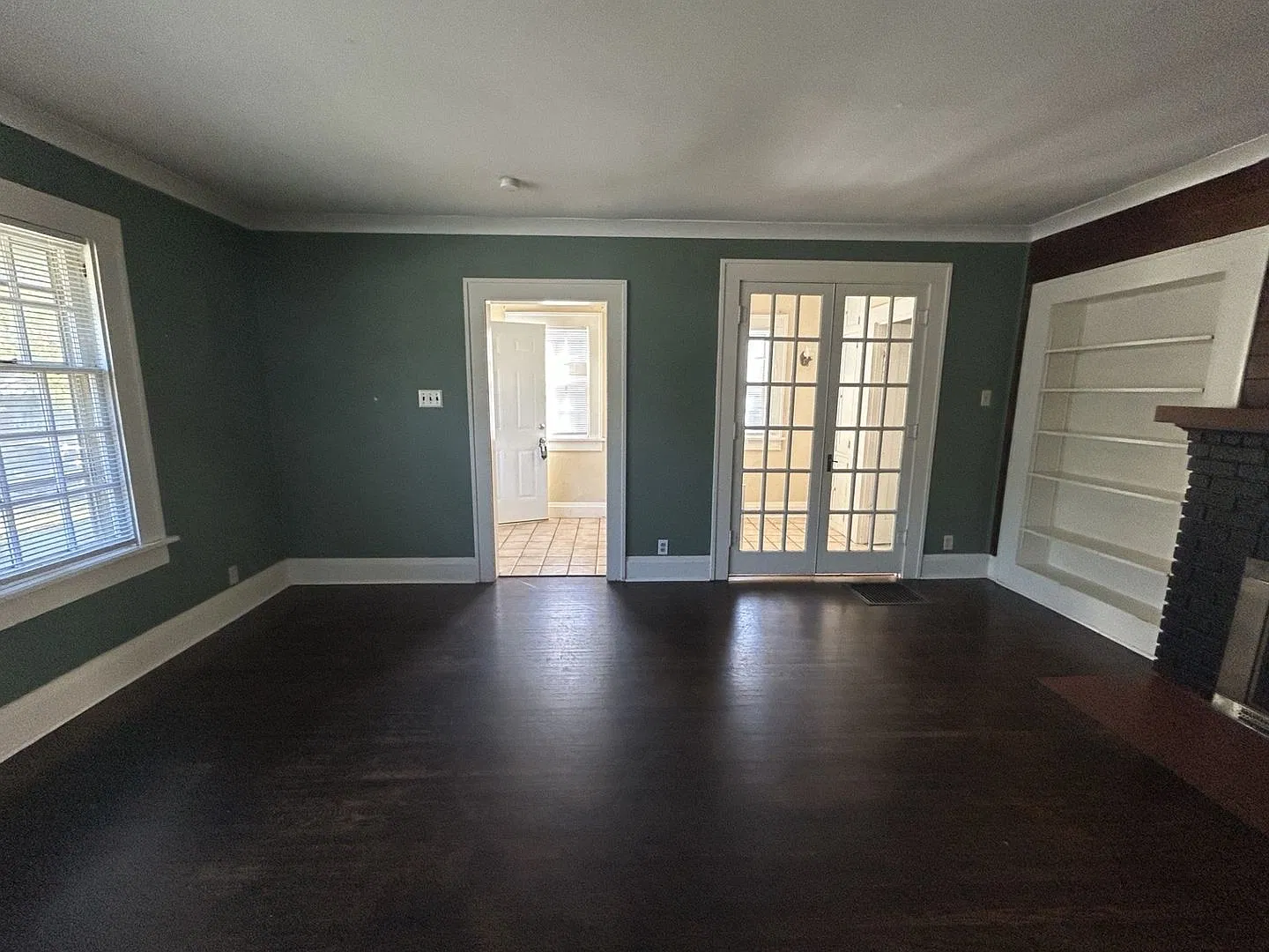 Charming 2-Bedroom Home with Original Hardwood Floors $900/Month! — Photo 3