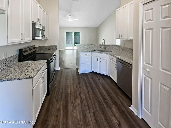 2nd image of 4081 SAVANNAH GLEN Boulevard