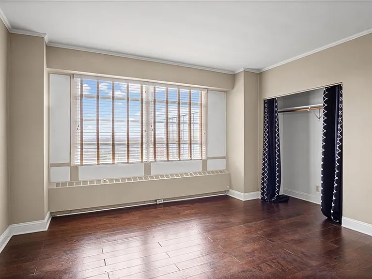 333A W Meyer Blvd #1215A — Photo 12
