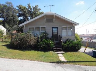 207 Harriett St, Alton, IL 62002