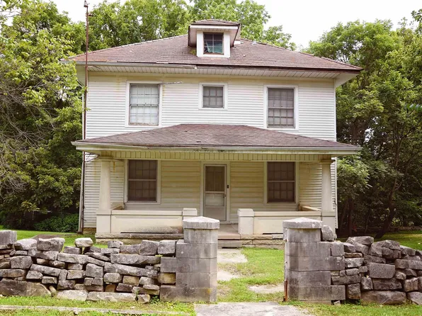 176 Lafayette Ave, Oolitic, IN 47451