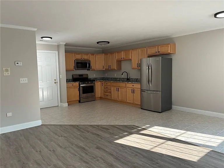 483 N Broadway St #3B — Photo 4