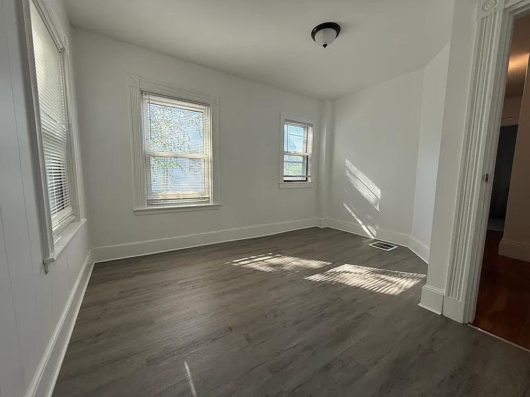 66 Round Hill St — Photo 19