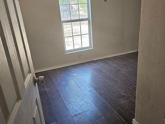 4th image of 3602 Woodlake Dr