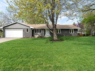 6913 Gleason Cir, Edina, MN 55439