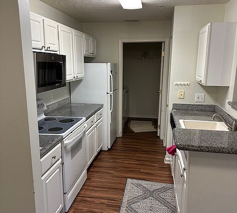4th image of 15000 Lenox Dr #300