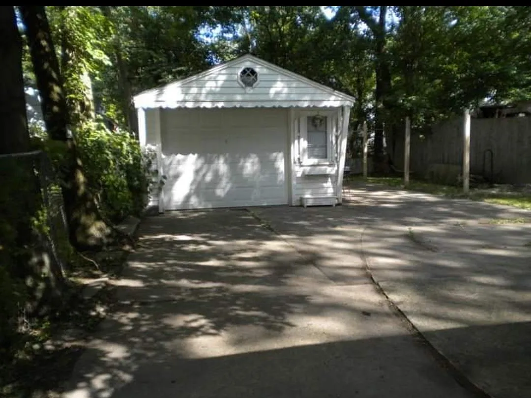 18274 Fielding St — Photo 2