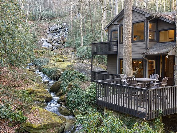 2nd image of 390 Gantes Gulch Rd
