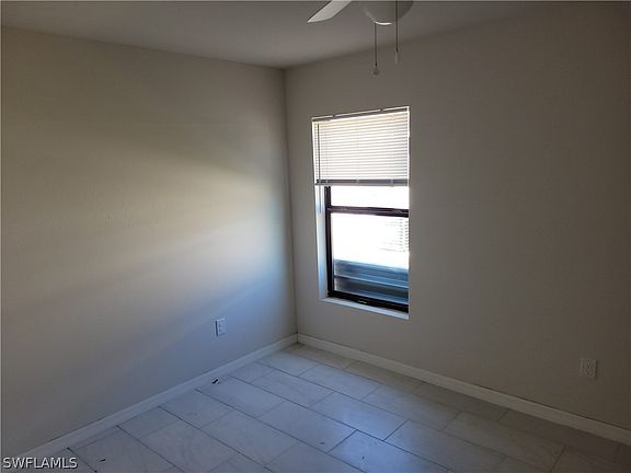 4th image of 2917-2919 SW 8th Place Cpe