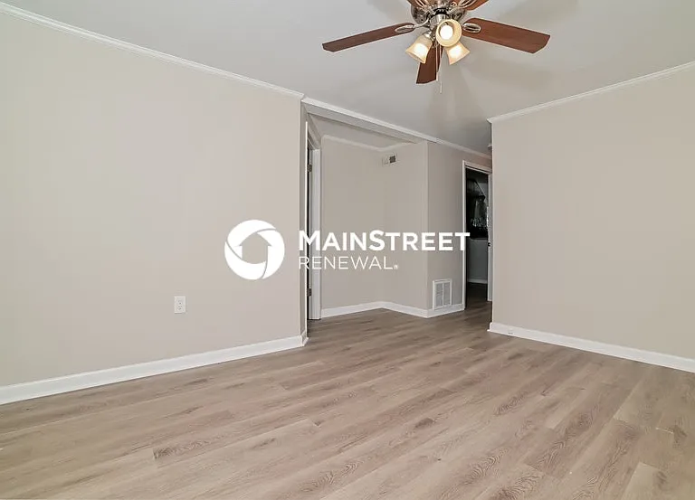 7833 Brownvue Rd — Photo 3