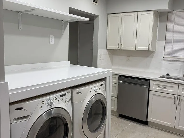 2810 Riverside Dr #201-4 — Photo 5