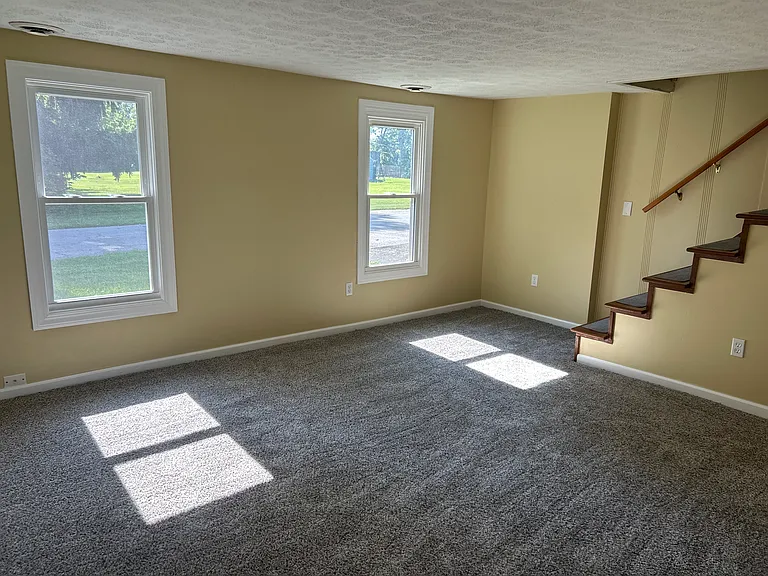 4055 Kleinline Ln — Photo 3
