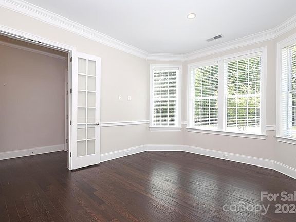4th image of 17430 Langston Dr