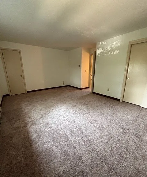 242 Broad St W — Photo 7