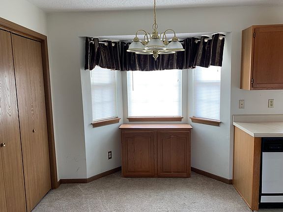 5th image of 805 Clark St #Ju-825