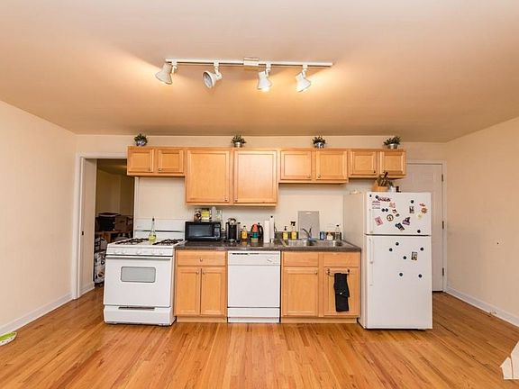 4th image of 1538 N Milwaukee Ave #1424