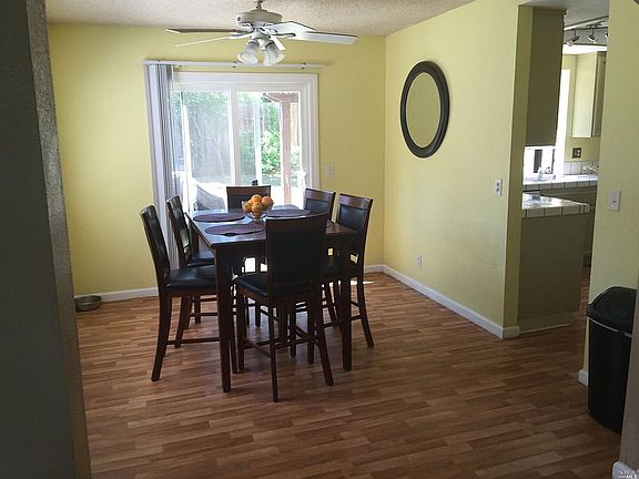 3rd image of 318 Danbury Cir