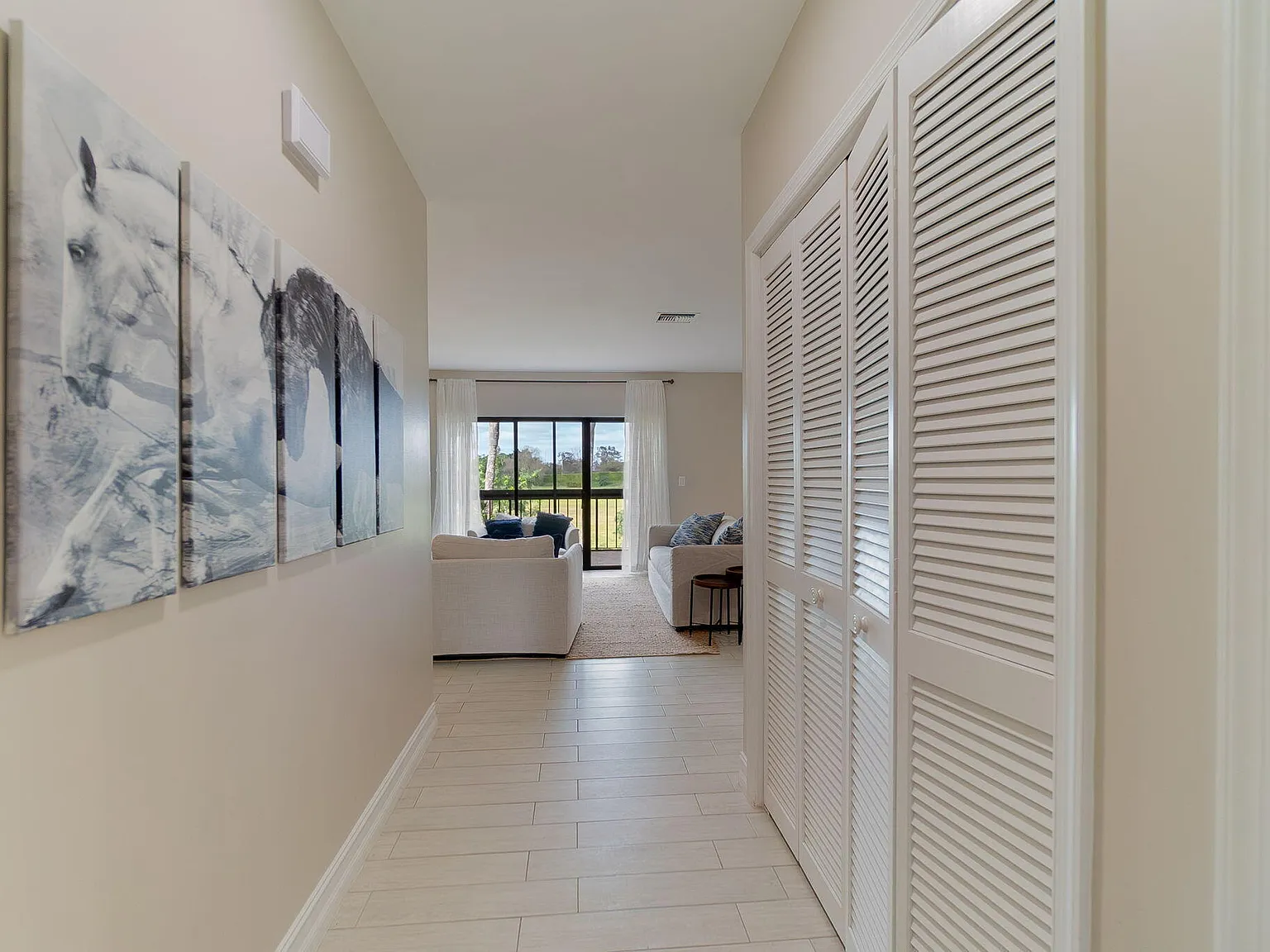 3 bed, 3.0 bath, 1760 sqft, $9,000 — Photo 2