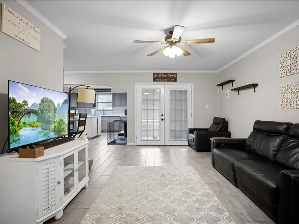 628 Crosby Ave, White Settlement, TX 76108