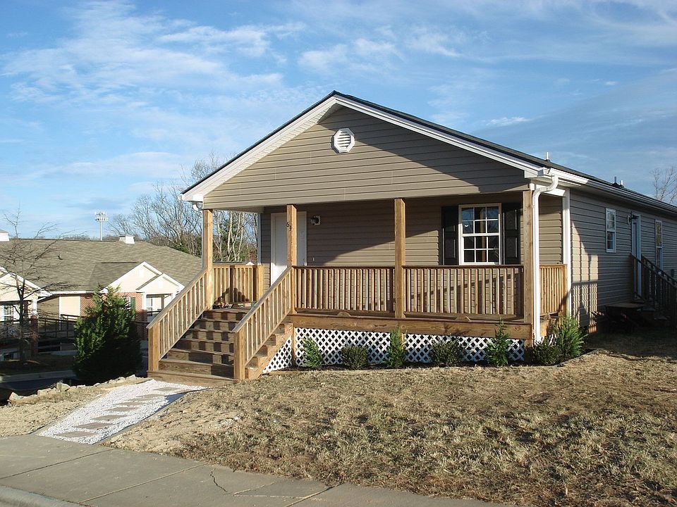 1,152 sf bungalow, full basement for storage.