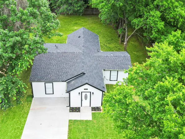 3820 N Elm St, Euless, TX 76040